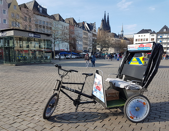 Picnic ride by rickshaw through Cologne
