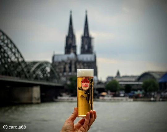 Brauhausfahrt Köln - Foto vom Kölsch & Rhein mit Domblick im Hintergrund